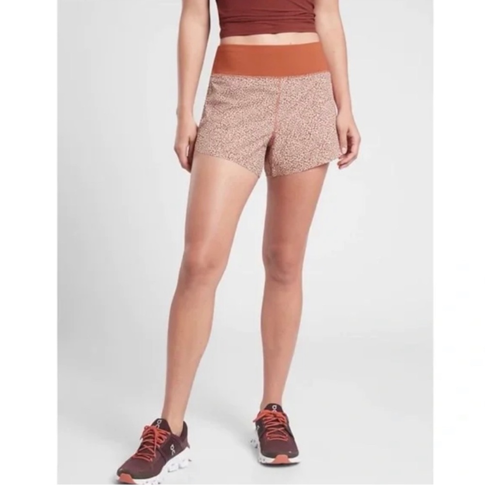 ATHLETA Run With It Printed 3.5” Shorts Orange Workout Stretch Large Athletic